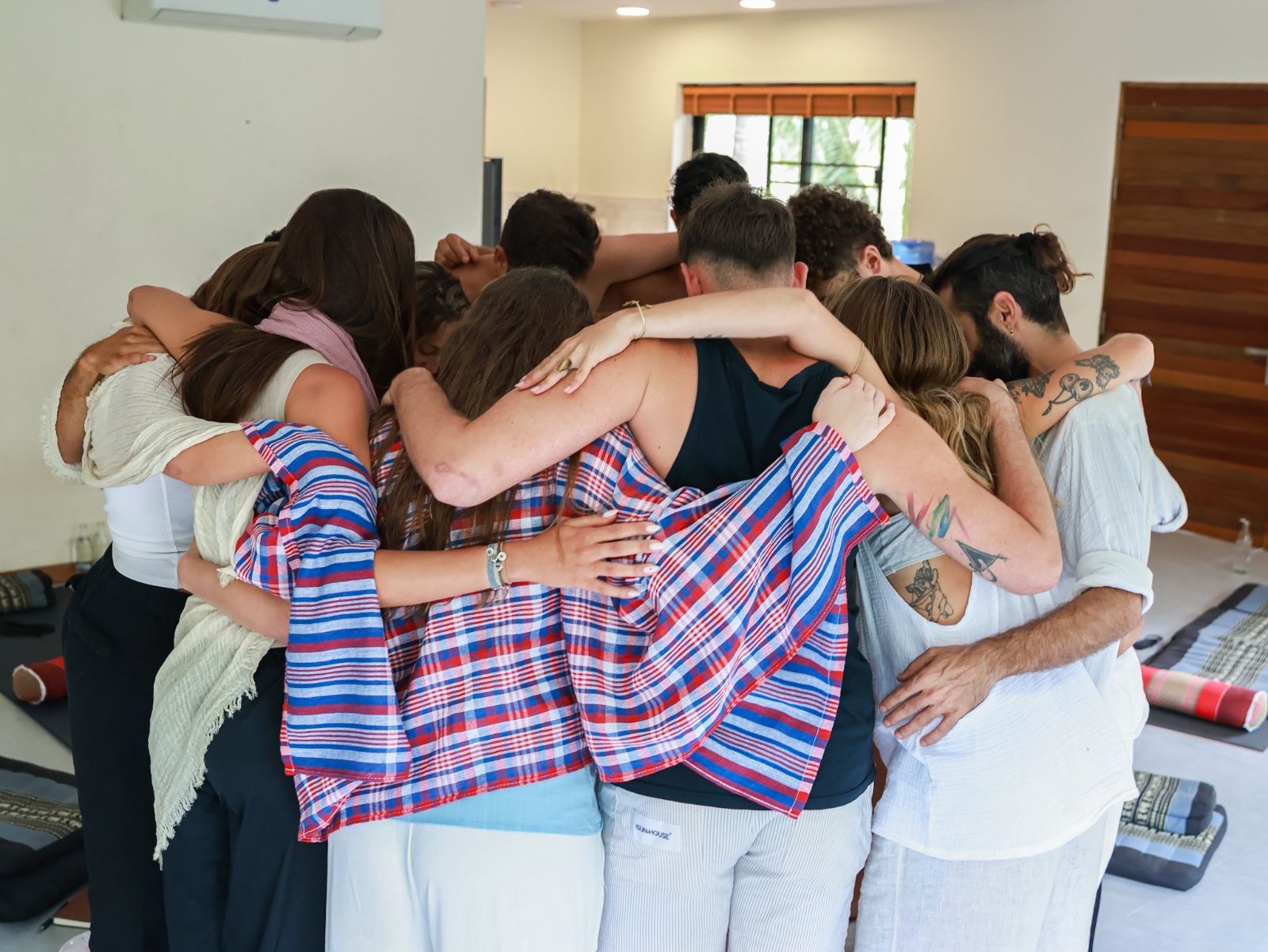 תמונה מתוך ריטריט יוגה.